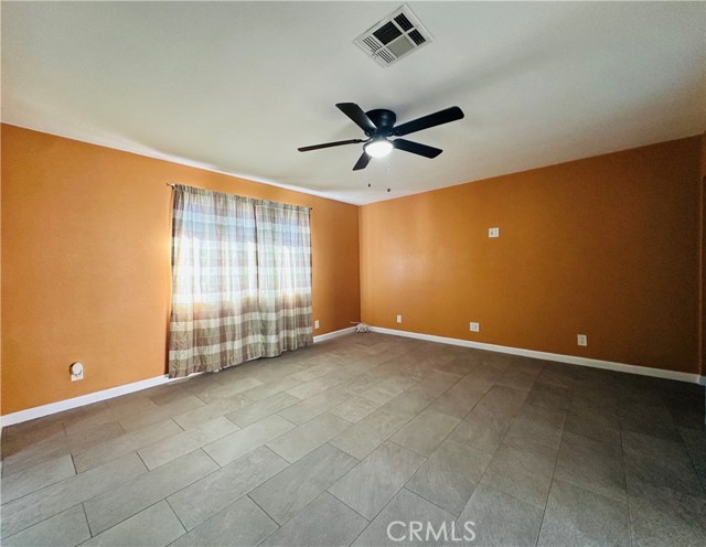 Detail Gallery Image 3 of 11 For 761 N L St, San Bernardino,  CA 92411 - 4 Beds | 2 Baths