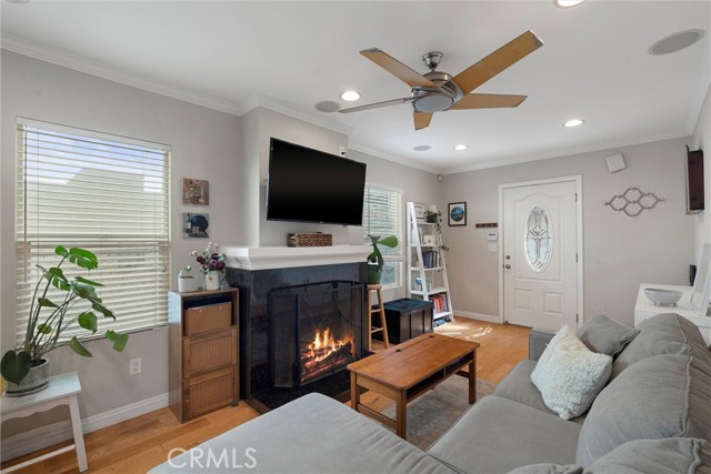 Back unit living room
