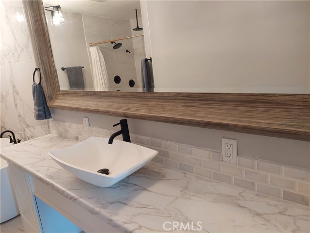 Detail Gallery Image 17 of 55 For 2297 Levante St., Carlsbad,  CA 92009 - 6 Beds | 4 Baths