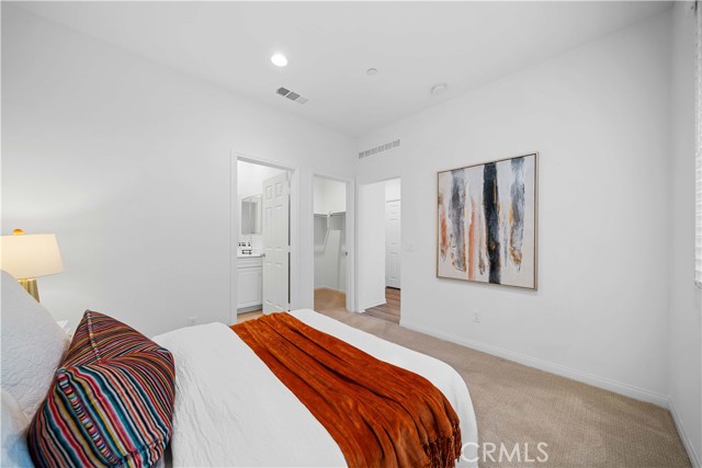 Detail Gallery Image 9 of 45 For 907 E 3rd St, Santa Ana,  CA 92701 - 4 Beds | 3/1 Baths