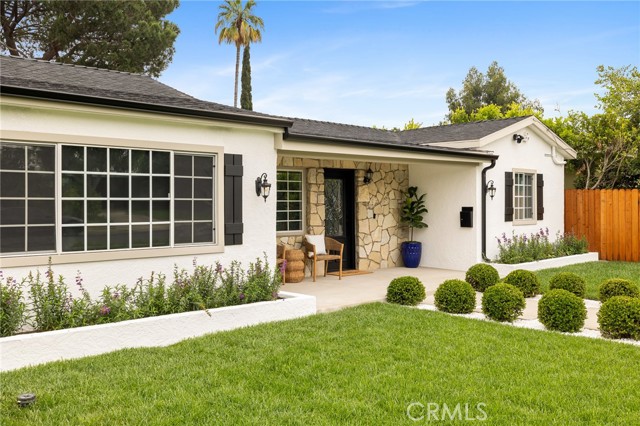 6105 Bellingham Avenue, North Hollywood CA: https://media.crmls.org/medias/50895b16-b0ec-4488-8ecf-b5dc6a9abdc4.jpg
