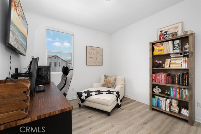 Image 26 of 51 For 242 Niebla Ln