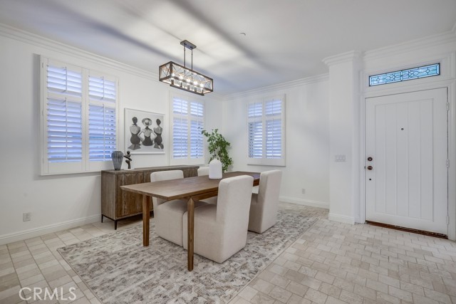 2569 Bungalow Place, Corona del Mar CA: https://media.crmls.org/medias/5089c329-1919-49dd-ad30-b27489369c77.jpg