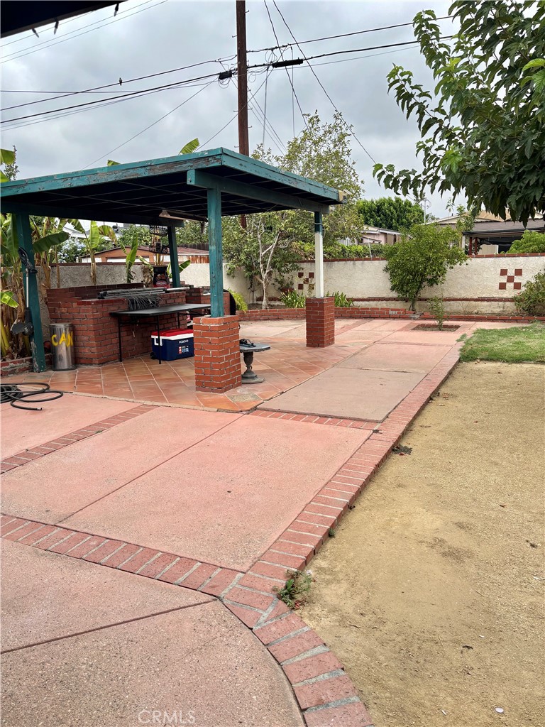 https://media.crmls.org/medias/508a61ca-7e39-4044-902a-5635c6f5db84.jpg?preset=X-Large