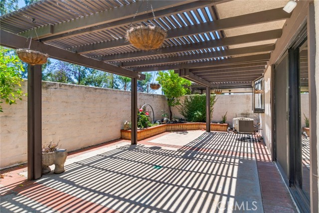 Detail Gallery Image 21 of 29 For 2209 E Badillo St, Covina,  CA 91724 - 3 Beds | 3 Baths