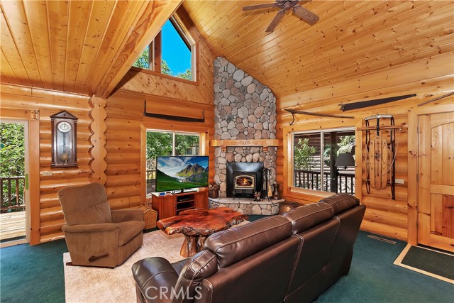 Detail Gallery Image 4 of 41 For 1491 Rockspray, Big Bear Lake,  CA 92315 - 3 Beds | 2 Baths