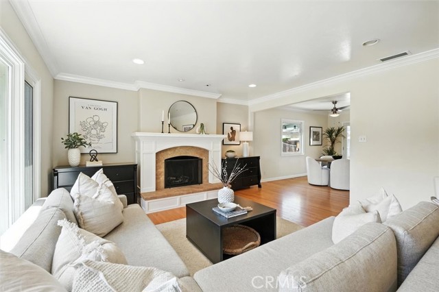 535 Panama Avenue, Long Beach CA: https://media.crmls.org/medias/508b9e86-db7b-41e0-b5a8-313a641a90c4.jpg