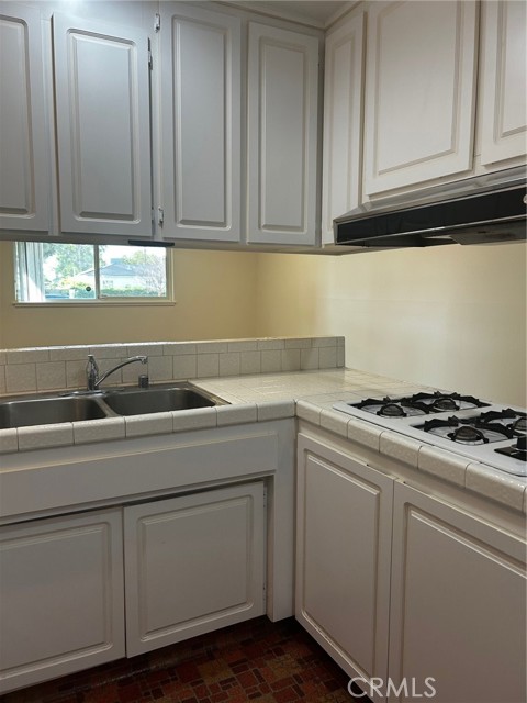 Detail Gallery Image 10 of 33 For 18735 Nordhoff St, Northridge,  CA 91324 - 3 Beds | 2 Baths