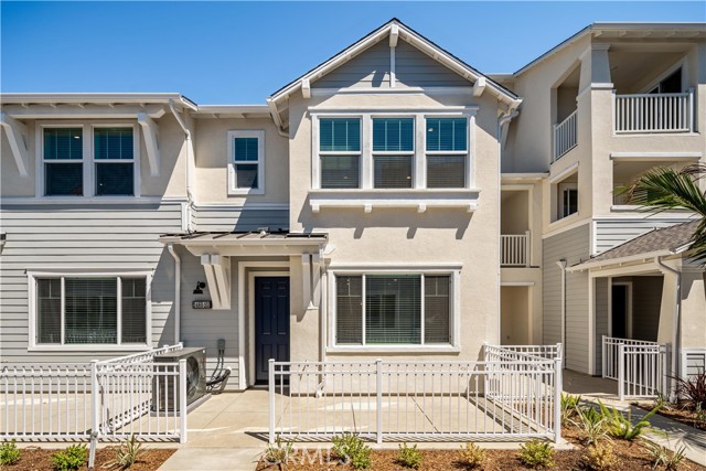 Detail Gallery Image 1 of 8 For 2460 Haley Point Dr #103,  Ventura,  CA 93003 - 3 Beds | 2/1 Baths