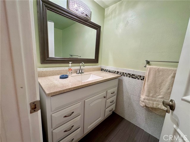 Detail Gallery Image 14 of 24 For 1401 Valley View Rd #325,  Glendale,  CA 91202 - 2 Beds | 2 Baths