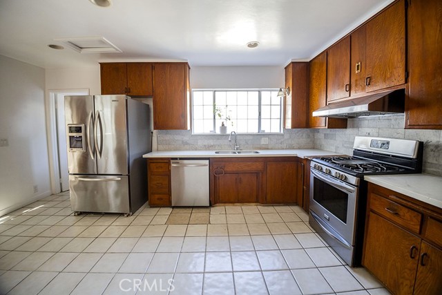 Detail Gallery Image 5 of 34 For 11343 Missouri Ave, Los Angeles,  CA 90025 - 4 Beds | 3 Baths