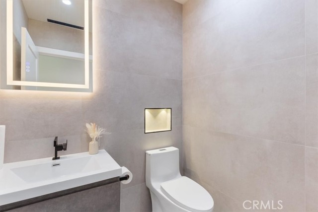 22452 Dolorosa Street, Woodland Hills CA: https://media.crmls.org/medias/508f31f6-3c59-4120-bf0e-277daaf4e583.jpg
