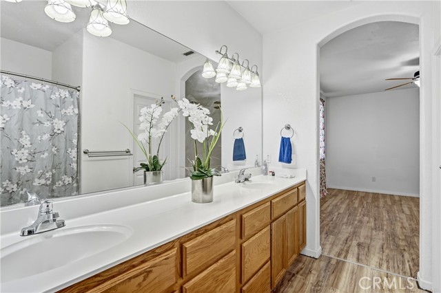 9209 Rosecut Court, Sacramento CA: https://media.crmls.org/medias/508f98c5-fcf7-4ea1-bb61-e863f0993fd5.jpg