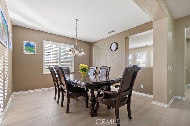 Detail Gallery Image 5 of 40 For 39396 Shree, Temecula,  CA 92591 - 4 Beds | 3/1 Baths