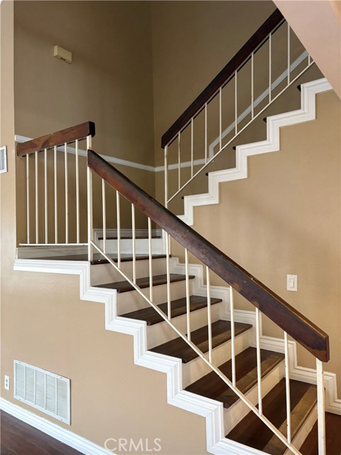 Detail Gallery Image 4 of 22 For 4437 Lubbock, Simi Valley,  CA 93063 - 4 Beds | 2/1 Baths