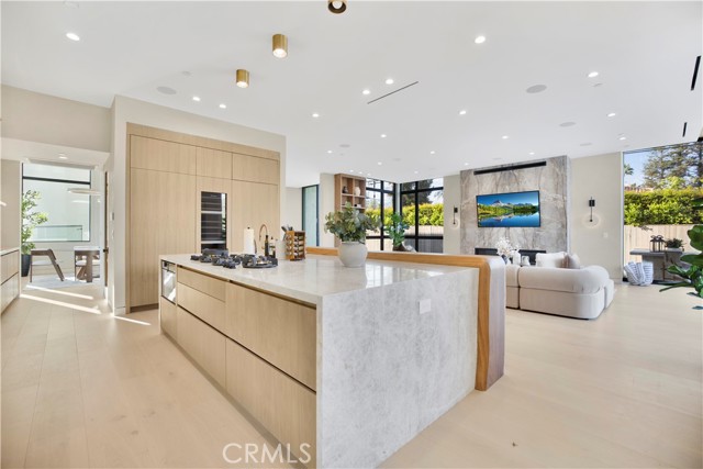 Detail Gallery Image 10 of 28 For 5170 Amestoy, Encino,  CA 91316 - 5 Beds | 6/2 Baths