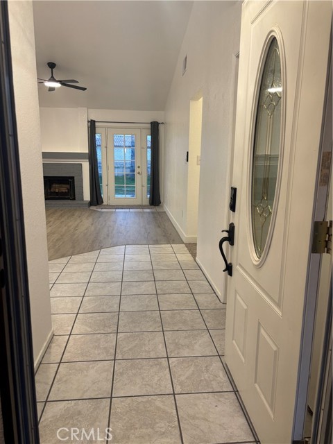 Detail Gallery Image 5 of 17 For 7704 River Mist Ave, Bakersfield,  CA 93313 - 3 Beds | 2 Baths