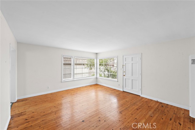 610 Marguerite Avenue, Corona del Mar CA: https://media.crmls.org/medias/5091f6c4-8cb6-4ee2-9477-eee1fd982d63.jpg