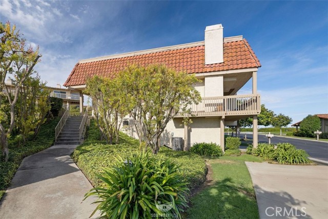 Detail Gallery Image 3 of 30 For 58 Hilltop Cir, Rancho Palos Verdes,  CA 90275 - 3 Beds | 2/1 Baths