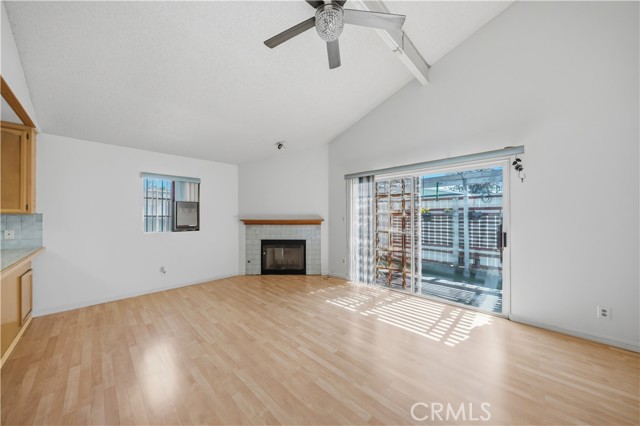 Detail Gallery Image 12 of 28 For 40 W Zane St, Long Beach,  CA 90805 - 4 Beds | 2 Baths