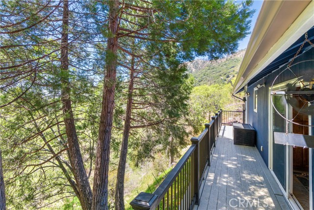 Detail Gallery Image 11 of 33 For 6031 Tripp Ln, Angelus Oaks,  CA 92305 - 4 Beds | 3/1 Baths