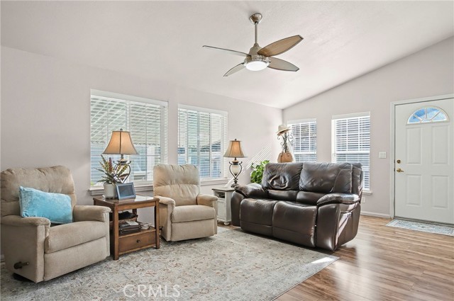 Detail Gallery Image 4 of 29 For 1537 White Pine #48,  Morro Bay,  CA 93442 - 3 Beds | 2 Baths