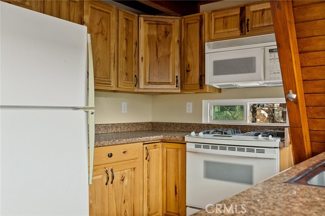 Detail Gallery Image 13 of 33 For 2397 Independence, Arrowbear,  CA 92382 - 3 Beds | 2 Baths