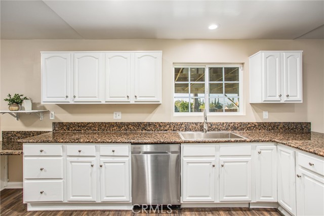 Detail Gallery Image 12 of 32 For 10132 Shady View Street, Riverside,  CA 92503 - 4 Beds | 2 Baths