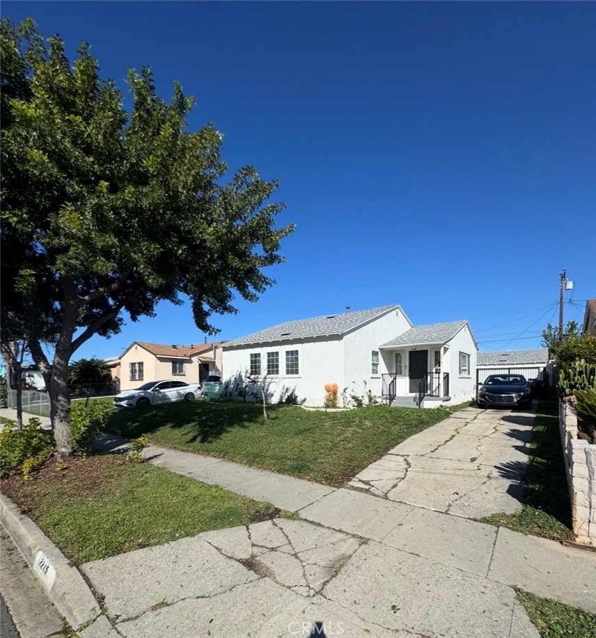 2215 W 153rd