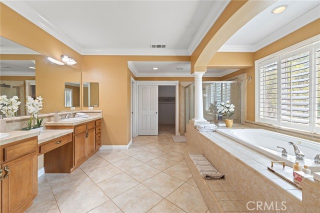 2394 Old Heritage Road, Riverside CA: https://media.crmls.org/medias/5094cfa0-6b28-460b-9ae2-d7c7bd3d4792.jpg