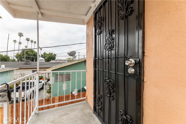 Detail Gallery Image 1 of 19 For 5873 Bonsallo Ave, Los Angeles,  CA 90044 - 2 Beds | 1 Baths