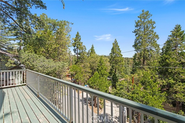 593 Clubhouse, Twin Peaks CA: https://media.crmls.org/medias/5095aef6-bc61-4172-837b-f0aee7f31b2a.jpg
