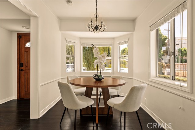 Detail Gallery Image 4 of 22 For 15233 Camarillo St, Sherman Oaks,  CA 91403 - – Beds | – Baths