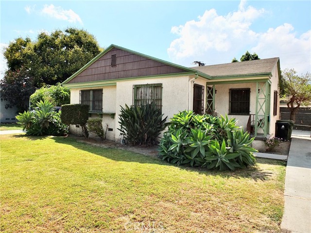 Detail Gallery Image 1 of 1 For 826 E Century Bld, Los Angeles,  CA 90002 - 4 Beds | 1 Baths