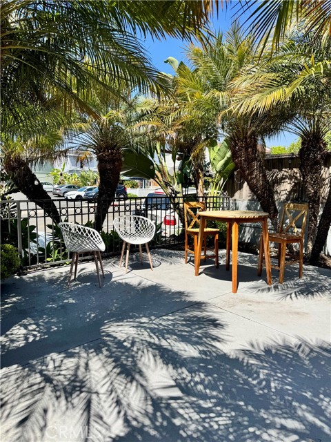 970 Glenneyre Street, Laguna Beach CA: https://media.crmls.org/medias/509794e5-d9a8-4f3a-9e8f-80b156b4b41c.jpg