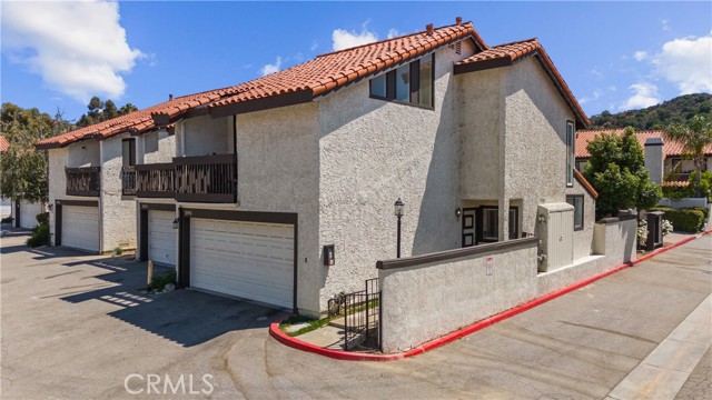 20931 Judah Lane, Newhall CA: https://media.crmls.org/medias/5097a260-b663-48b3-907f-e2c80aa6f15e.jpg