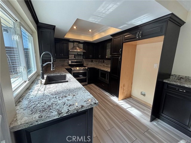 Detail Gallery Image 8 of 20 For 3870 Paseo De Las Tortugas, Torrance,  CA 90505 - 3 Beds | 3 Baths