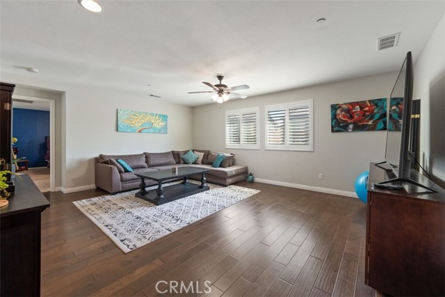 Detail Gallery Image 17 of 26 For 25694 Red Hawk Rd, Corona,  CA 92883 - 5 Beds | 3/1 Baths