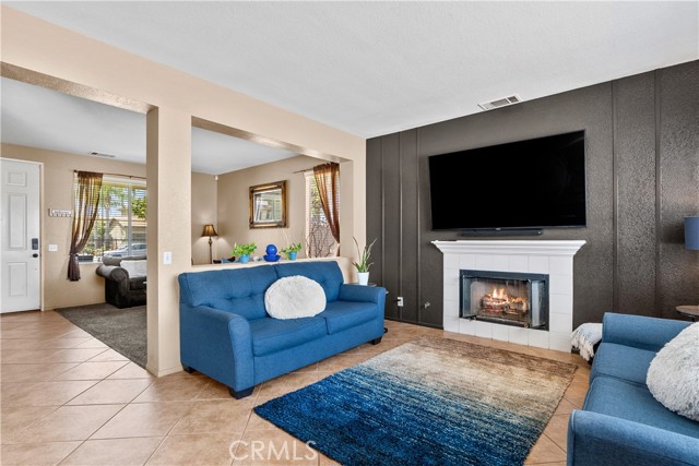 Detail Gallery Image 2 of 23 For 24886 Gatewood St, Moreno Valley,  CA 92551 - 5 Beds | 2/1 Baths