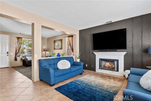 Detail Gallery Image 2 of 23 For 24886 Gatewood St, Moreno Valley,  CA 92551 - 5 Beds | 2/1 Baths