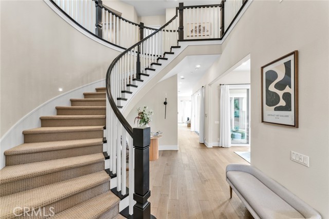 Detail Gallery Image 4 of 51 For 114 Crossover, Irvine,  CA 92618 - 5 Beds | 5/2 Baths