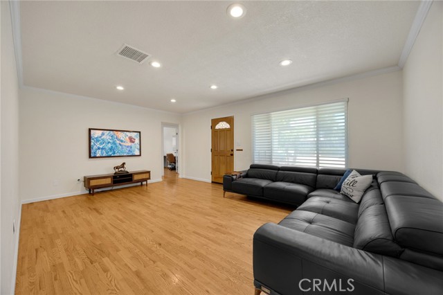 Detail Gallery Image 7 of 31 For 1335 W H St, Ontario,  CA 91762 - 4 Beds | 2 Baths