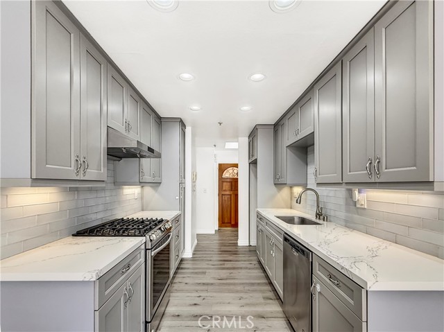 Detail Gallery Image 4 of 22 For 468 W Huntington Dr #1,  Arcadia,  CA 91007 - 3 Beds | 3 Baths