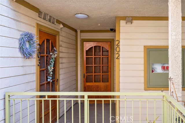 645 Chestnut Avenue, Long Beach CA: https://media.crmls.org/medias/509bfb6d-3d2b-40cb-8bcc-e0121667fdd9.jpg