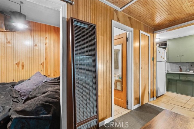650 Rose Hill, Crestline, CA 92325