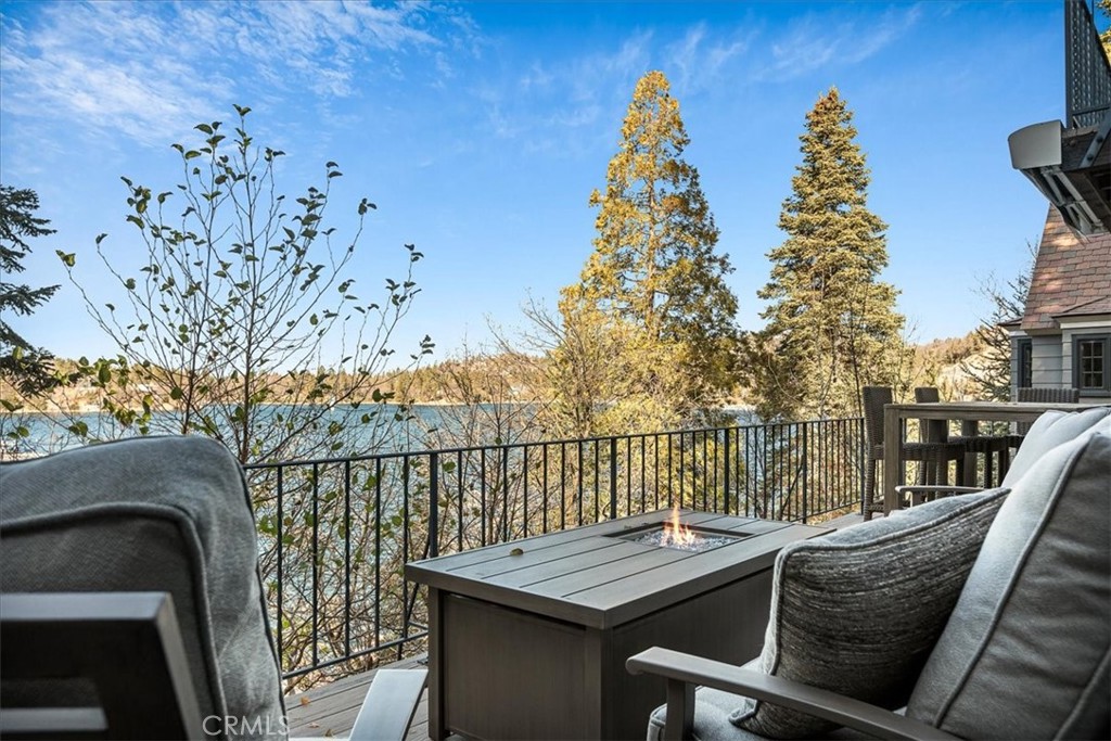 28906 Palisades Drive