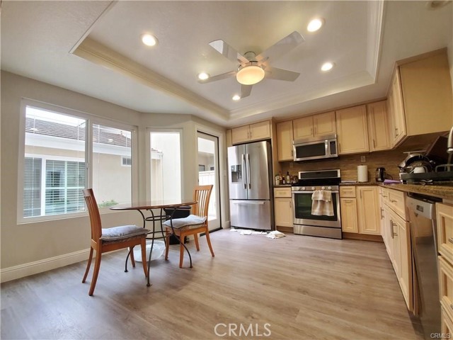 Detail Gallery Image 9 of 19 For 2 Cedarlake #8,  Irvine,  CA 92614 - 2 Beds | 2 Baths