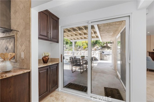 Detail Gallery Image 13 of 47 For 5869 Eilat Pl, Woodland Hills,  CA 91367 - 6 Beds | 3/1 Baths