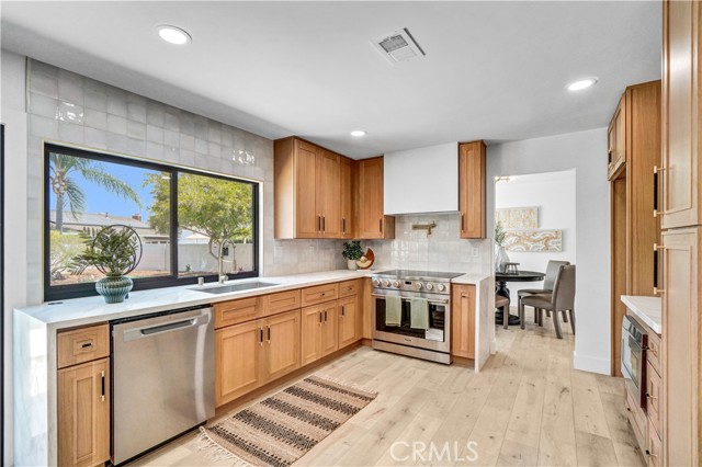 Detail Gallery Image 15 of 52 For 5231 Los Encantos Circle, La Palma,  CA 90623 - 5 Beds | 3 Baths