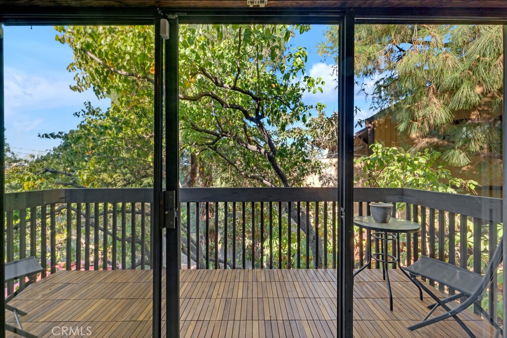 https://media.crmls.org/medias/509f7093-82b2-482f-a662-aad9dc56c250.jpg?preset=X-Large